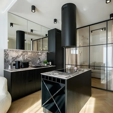 Lejlighed Fancy 2bdr Golden Dots In Centre