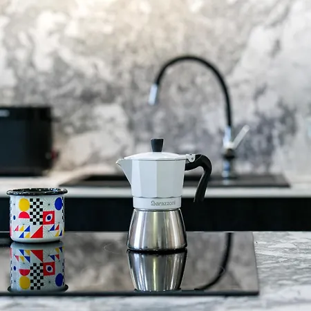 Fancy 2bdr Golden Dots In Centre