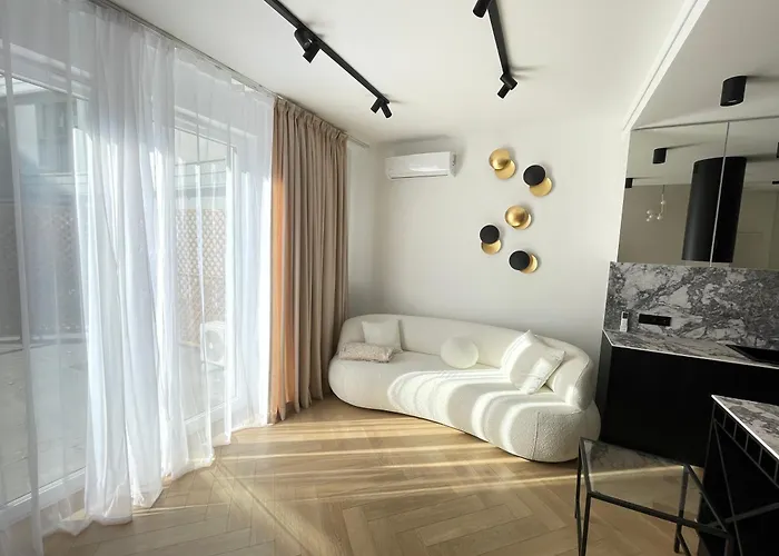 Fancy 2bdr Golden Dots In Centre شقة كراكوفيا