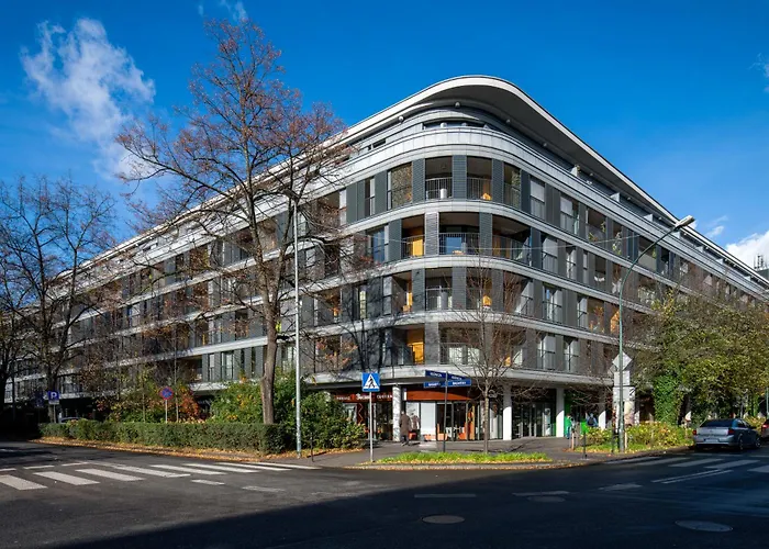 Fancy 2bdr Golden Dots In Centre كراكوفيا