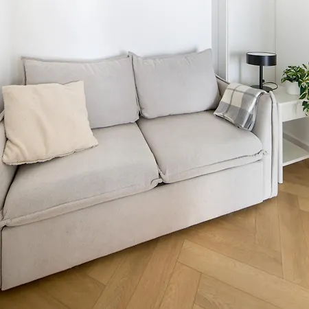 Fancy 2bdr Golden Dots In Centre Kraków