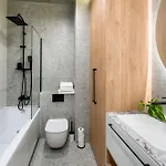 Appartamento Fancy 2bdr Golden Dots In Centre Cracovia